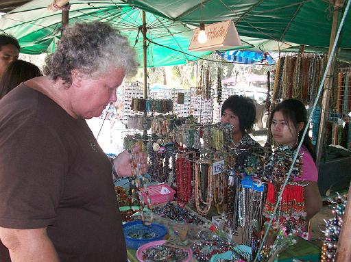 File 01.JPG - Auf dem Burmamarkt